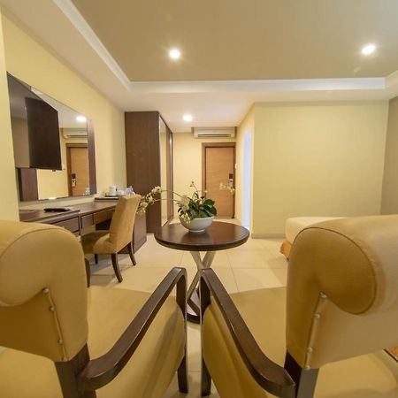 Frankie'S Foods And Rooms Accra Bagian luar foto