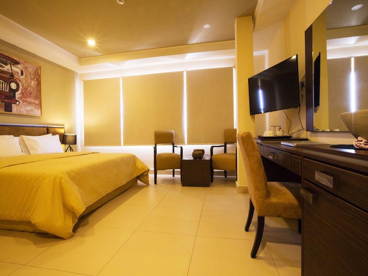 Frankie'S Foods And Rooms Accra Bagian luar foto