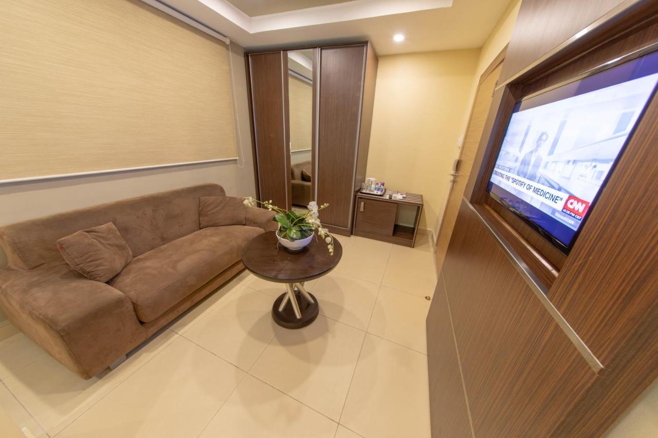 Frankie'S Foods And Rooms Accra Bagian luar foto