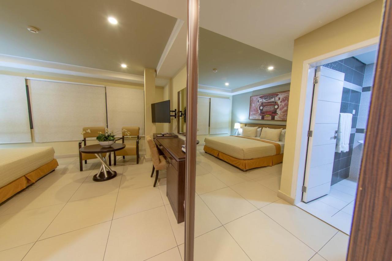 Frankie'S Foods And Rooms Accra Bagian luar foto