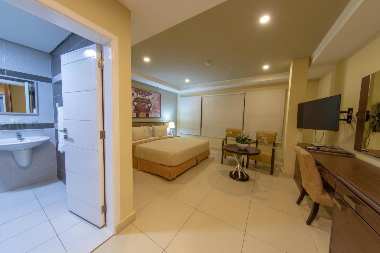 Frankie'S Foods And Rooms Accra Bagian luar foto